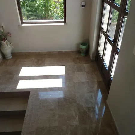 Ivan-experience 2 Bedrooms *