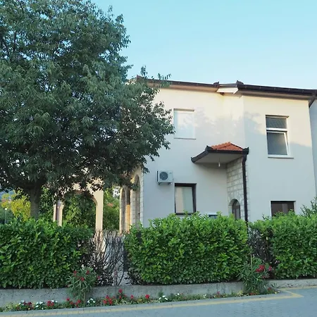 Ivan-experience 2 Bedrooms *